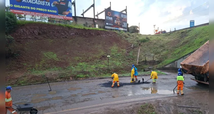 Obras estão sendo realizadas na entrada da Vila Jamil, em Ponta Grossa.