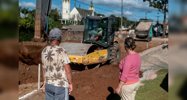 Obras do Asfalto Novo avançam na Vila Dayse em Ponta Grossa