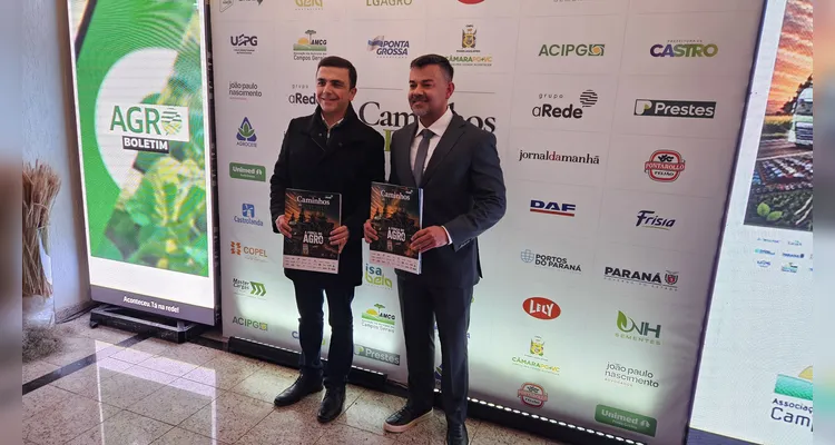 Lideranças participam do lançamento do anuário ‘Caminhos do Paraná’ em PG