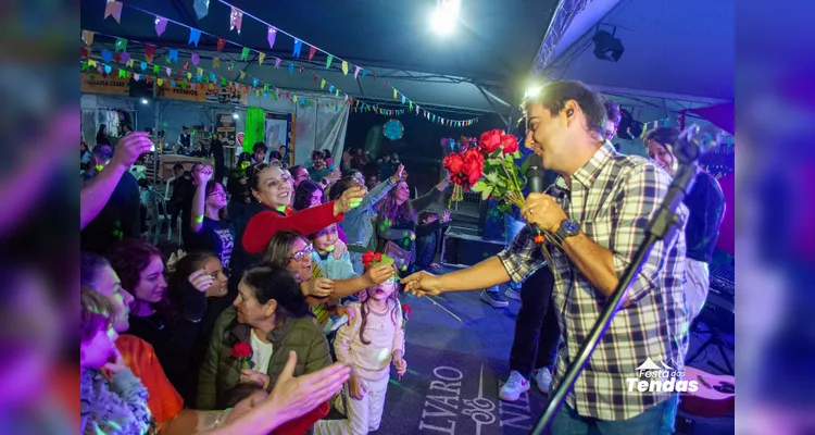 Show de Alvaro e Daniel reúne fiéis no sexto dia da Festa das Tendas em Ponta Grossa