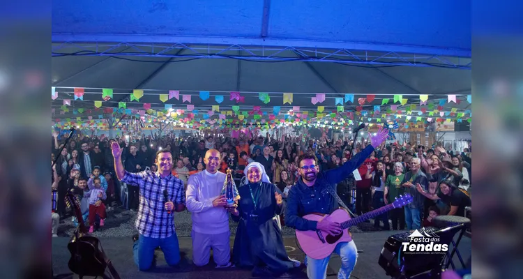 Show de Alvaro e Daniel reúne fiéis no sexto dia da Festa das Tendas em Ponta Grossa