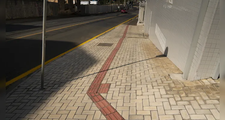Cidade de obstáculos: os desafios da acessibilidade e mobilidade urbana em PG