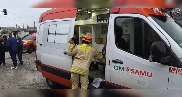 Idoso sofre lesões graves ao ser atropelado por trem em bairro de PG