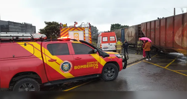 Vítima fica ferida em atropelamento por trem em Ponta Grossa