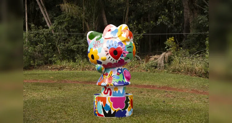 A mostra reúne 20 esculturas exclusivas da personagem