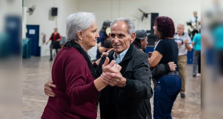 Cecon Nova Rússia realiza Baile da Família nesta quarta em PG