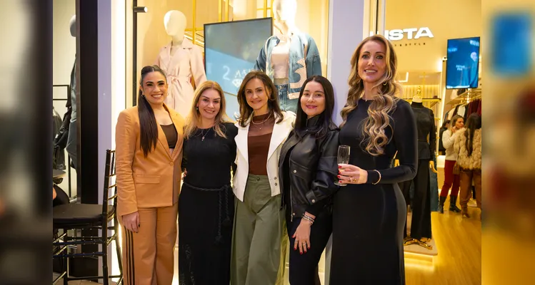 Aline Andrade,Fabia Pauliki, Cintia Nascimento, Aline Ingridy e Maiza Hoffmann