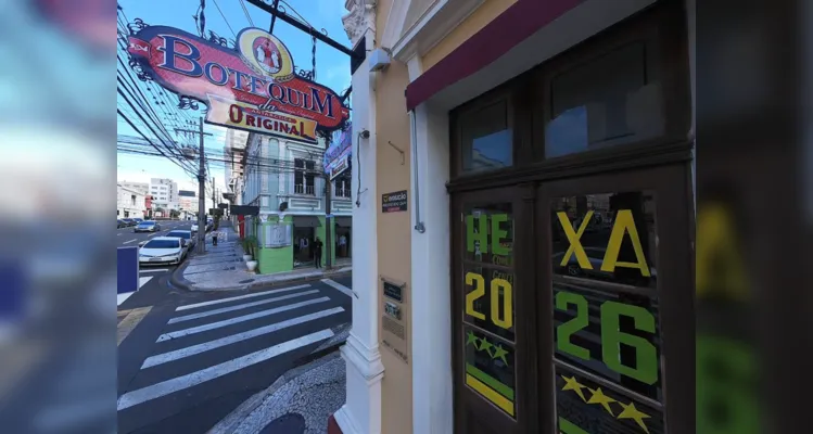 Botequim preparou uma decoração especial para a Copa.