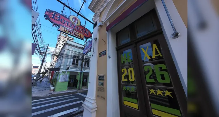 Botequim preparou uma decoração especial para a Copa.