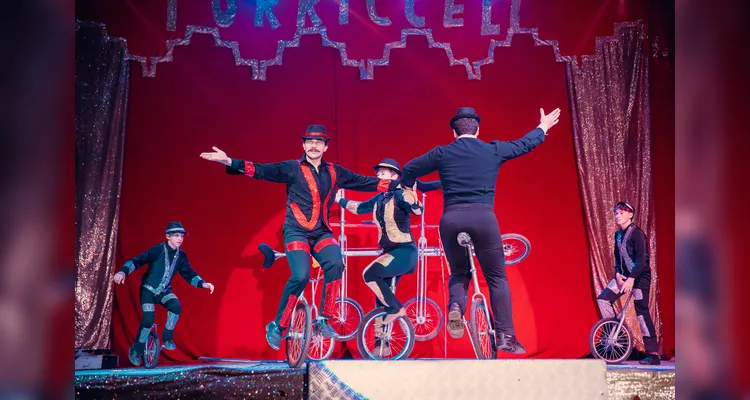Circo Torricceli chega em Ponta Grossa com atrações radicais e dinossauros