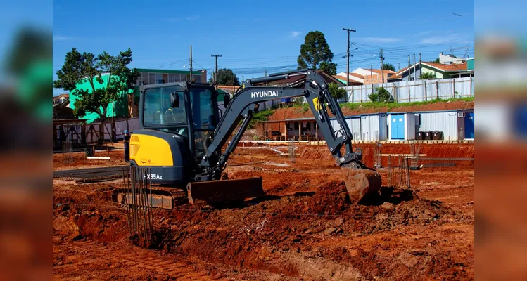 O Colégio Neves conta com um área de 4.261,61 m²