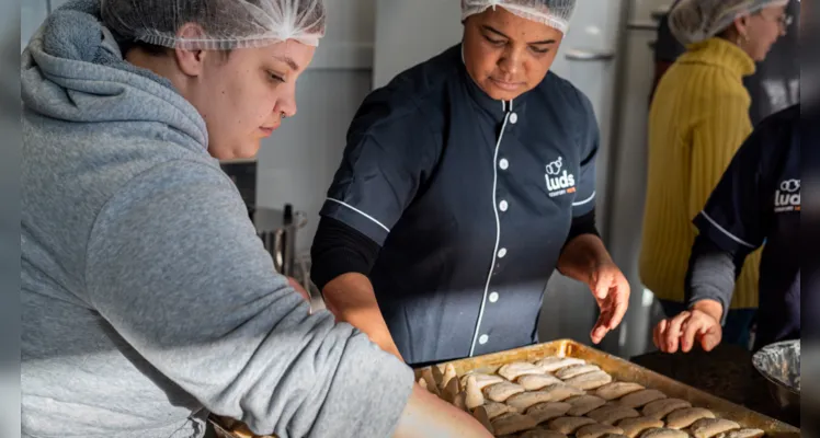 A capacitação é gratuita e recebeu interessados na área da gastronomia
