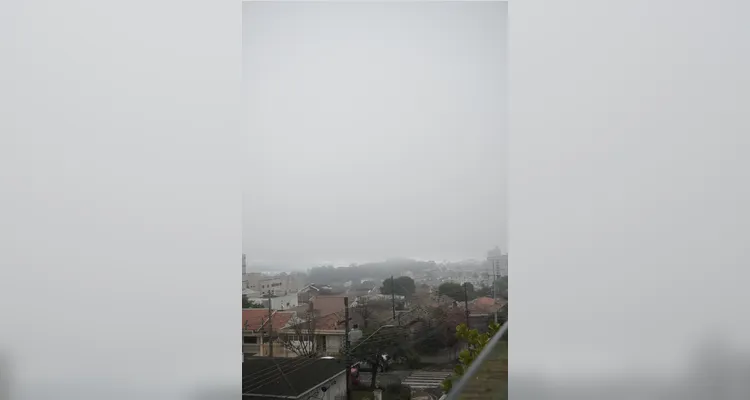 Tempo muda e dia vira noite com novo alerta da Defesa Civil em PG
