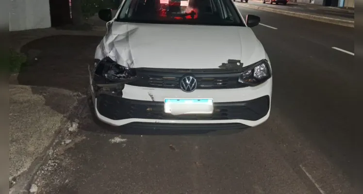 Motorista avança sinal vermelho e atinge motociclista em cruzamento de PG