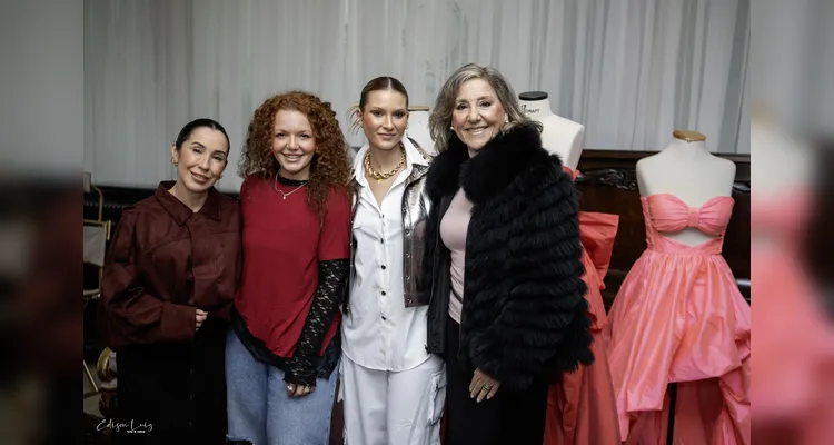 Clube Ponta Lagoa homenageia debutantes em evento