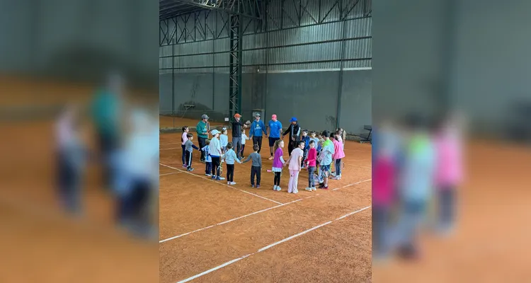 Festival Kids de Tênis reúne 40 crianças em tarde especial