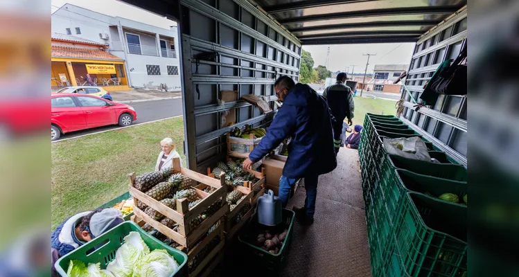 População pode trocar recicláveis por frutas e verduras no Feira Verde