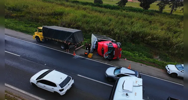 Acidente aconteceu no km 486, na BR-376, em Ponta Grossa.