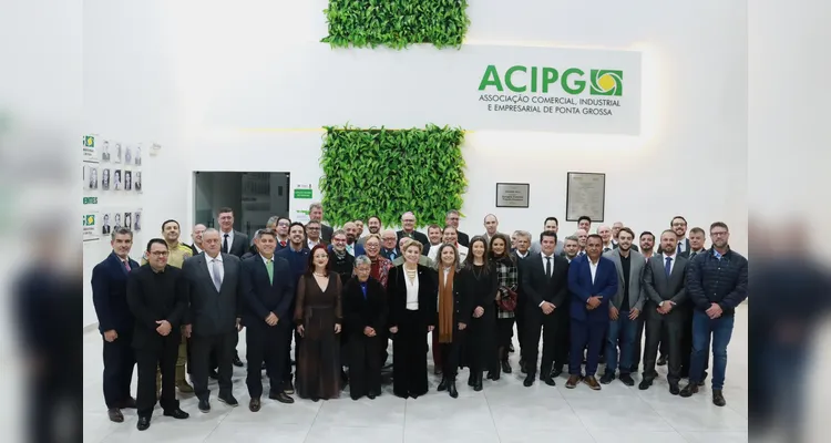 Sessão Solene da Câmara marca entrega de Títulos de Cidadania