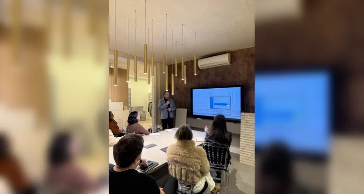 Ao longo da noite, os convidados puderam conhecer de perto os lançamentos, explorar composições sofisticadas, aplicações inovadoras e detalhes que traduzem a constante evolução da arquitetura e do design de interiores.
