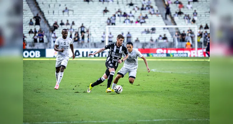 Confira imagens do jogo.