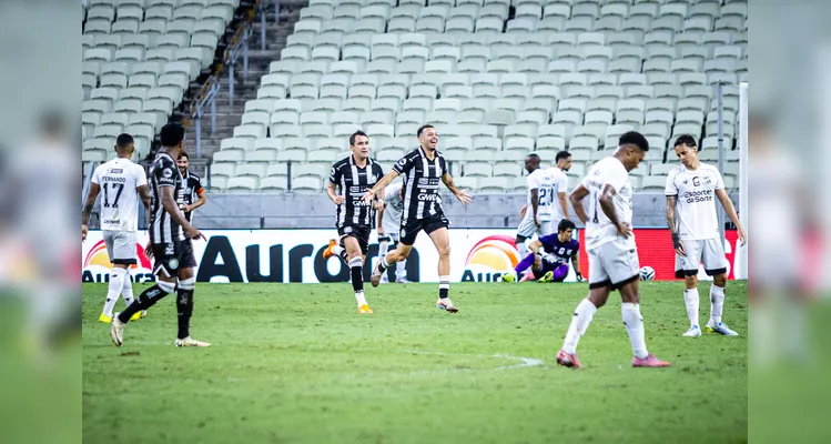 Confira imagens do jogo.