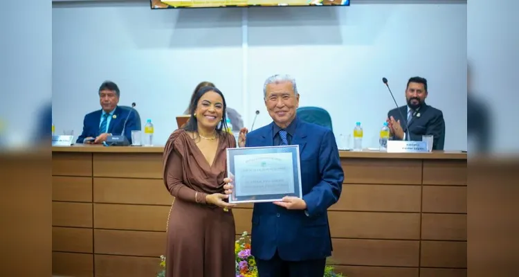 O médico psiquiatra Dr. Juvenal Junyo Shibata e o procurador de Justiça Dr. Ciro Expedito Scheraiber também foram homenageados.
