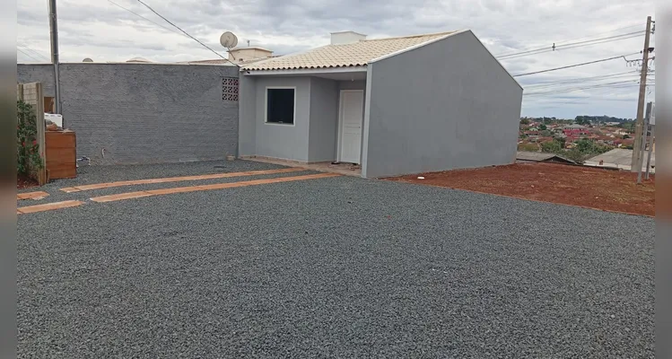 Oportunidade: Terreno de esquina está à venda em 'Uvaranas' em PG