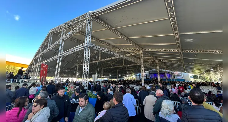 Missa no Centro de Eventos reúne fiéis de todas as paróquias da Diocese de Ponta Grossa