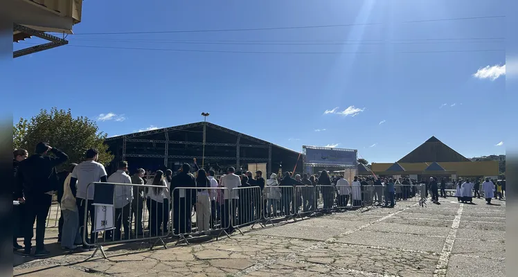 Missa no Centro de Eventos reúne fiéis de todas as paróquias da Diocese de Ponta Grossa