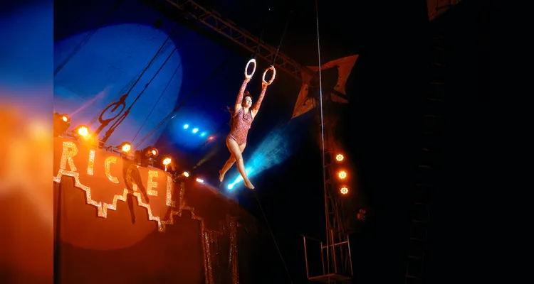 Circo Torricceli chega a PG com atrações radicais e dinossauros