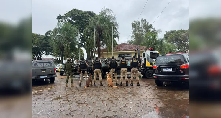 Polícia Militar apreende 5 toneladas de maconha e fuzil em operação no Paraná