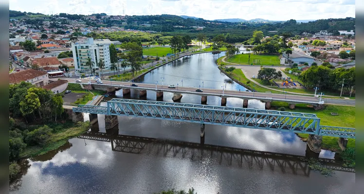 Ferrovia desativada em Castro.