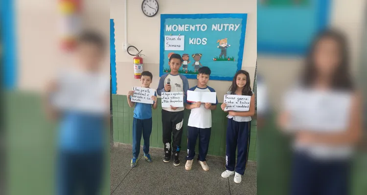 Os alunos também participaram da divulgação do cardápio diário da escola em um momento denominado “Nutry Kids”.