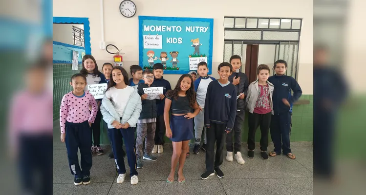 Os alunos também participaram da divulgação do cardápio diário da escola em um momento denominado “Nutry Kids”.