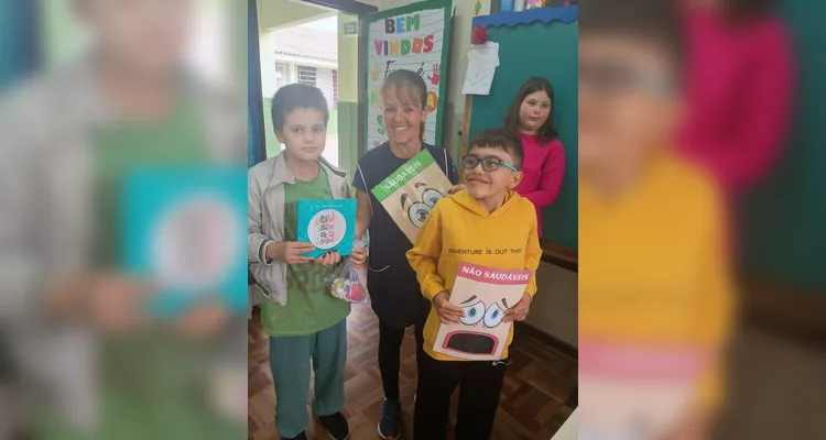 Os estudantes também visitaram outras turmas da escola para compartilhar os conhecimentos adquiridos e incentivar novos debates sobre alimentação saudável.