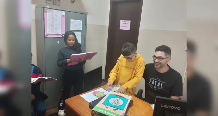 Os estudantes também visitaram outras turmas da escola para compartilhar os conhecimentos adquiridos e incentivar novos debates sobre alimentação saudável.