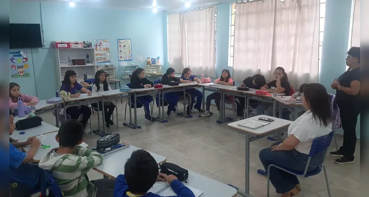 Sala de aula tornou-se espaço de sabatina com a gestora da cultura local.