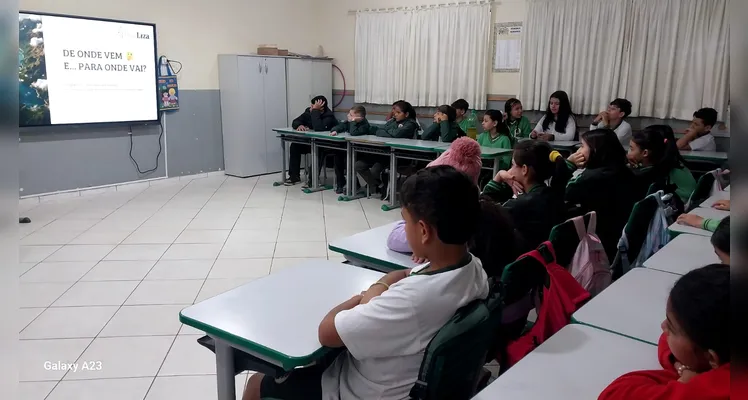 Confira a série de registros do trabalho dentro e fora da sala de aula.