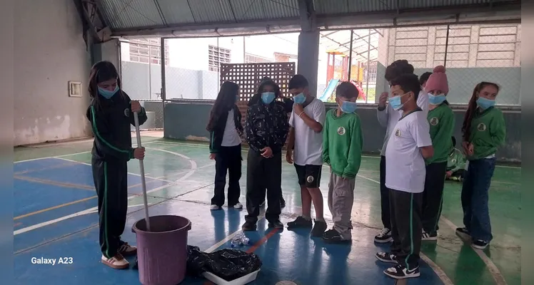 Confira a série de registros do trabalho dentro e fora da sala de aula.