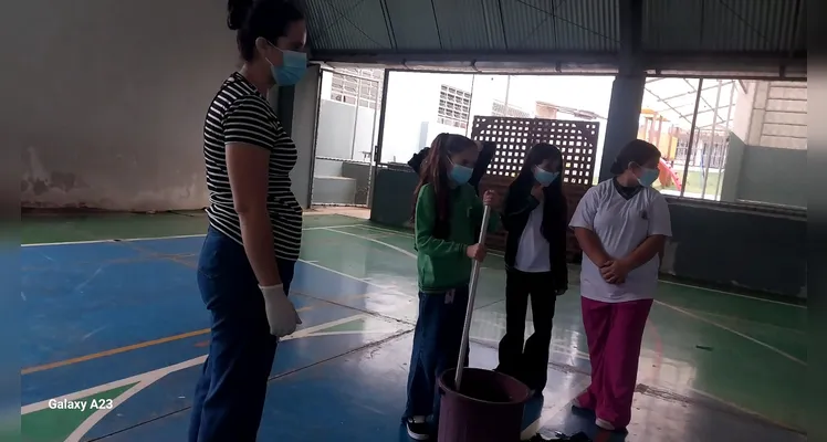 Confira a série de registros do trabalho dentro e fora da sala de aula.