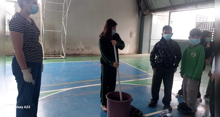 Confira a série de registros do trabalho dentro e fora da sala de aula.