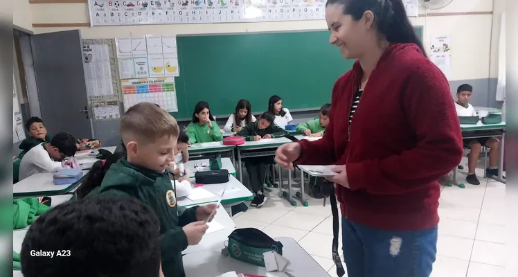 Confira a série de registros do trabalho dentro e fora da sala de aula.