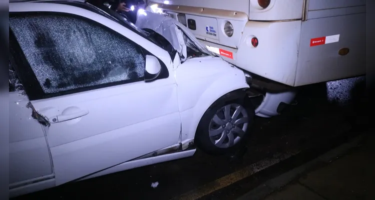 Veja imagens do acidente que deixou um homem morto neste sábado em PG