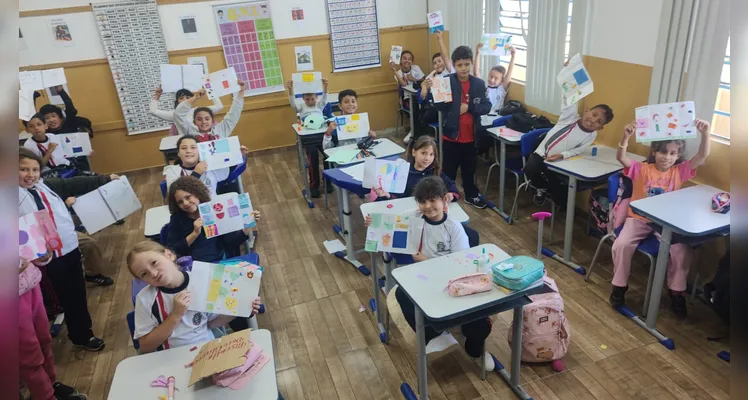 Folclore brasileiro inspira lendas, jogos e lapbooks em Campo Largo