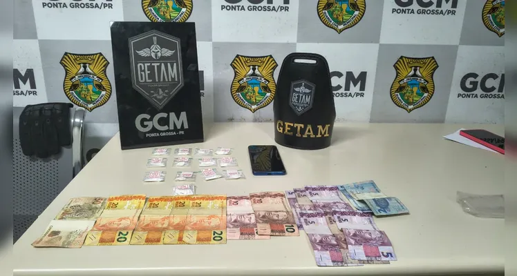 Motociclista é preso com cocaína no bairro Uvaranas em Ponta Grossa
