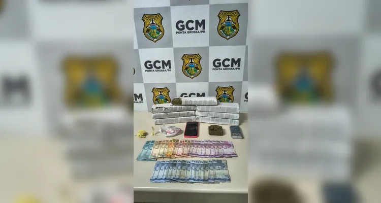 Casal é preso com quase 6 kg de maconha dentro de residência em PG