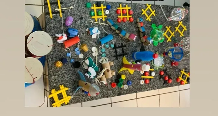 Confira a série de registros do trabalho em sala de aula.