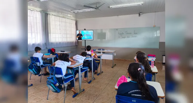 Confira a série de registros do trabalho em sala de aula.