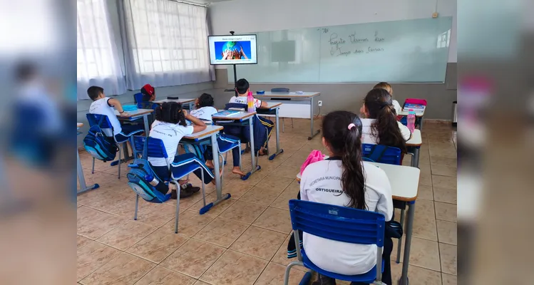 Confira a série de registros do trabalho em sala de aula.